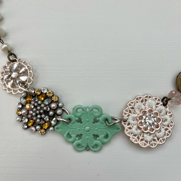 Plunder Vintage Inspired Necklacd - Picture 3 of 4